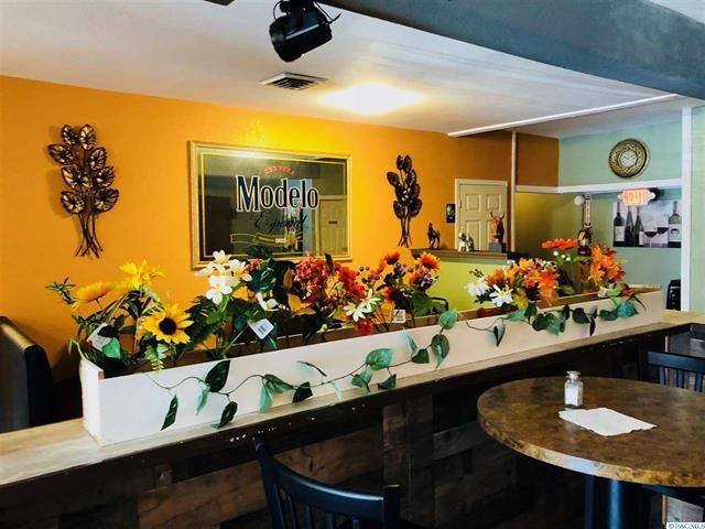 116 Division St, Grandview, WA 98930